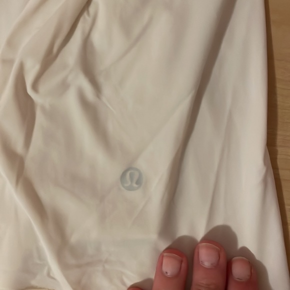 White lululemon skirt - Picture 3 of 4